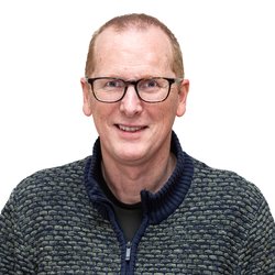 Portretfoto Emiel van Ravensteijn